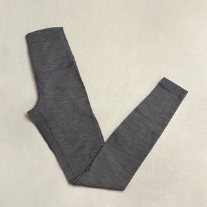 40. Lululemon Align Pant II Mini Heathered Herringbone Heathered Black White